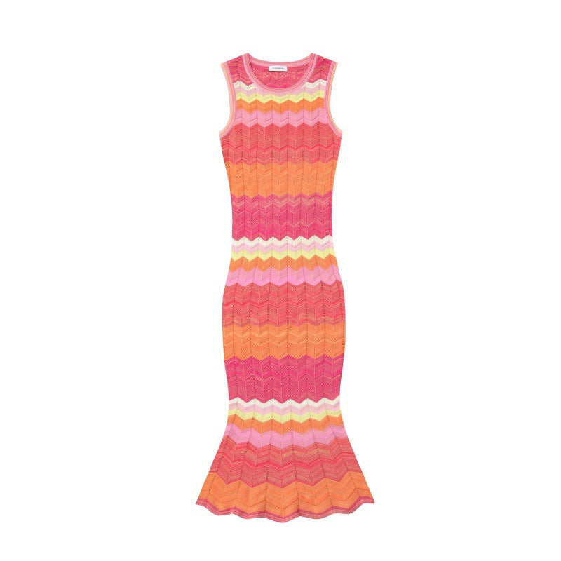 Elegant sleeveless knit dress with wavy stripes, mid-length and fishtail, high quality