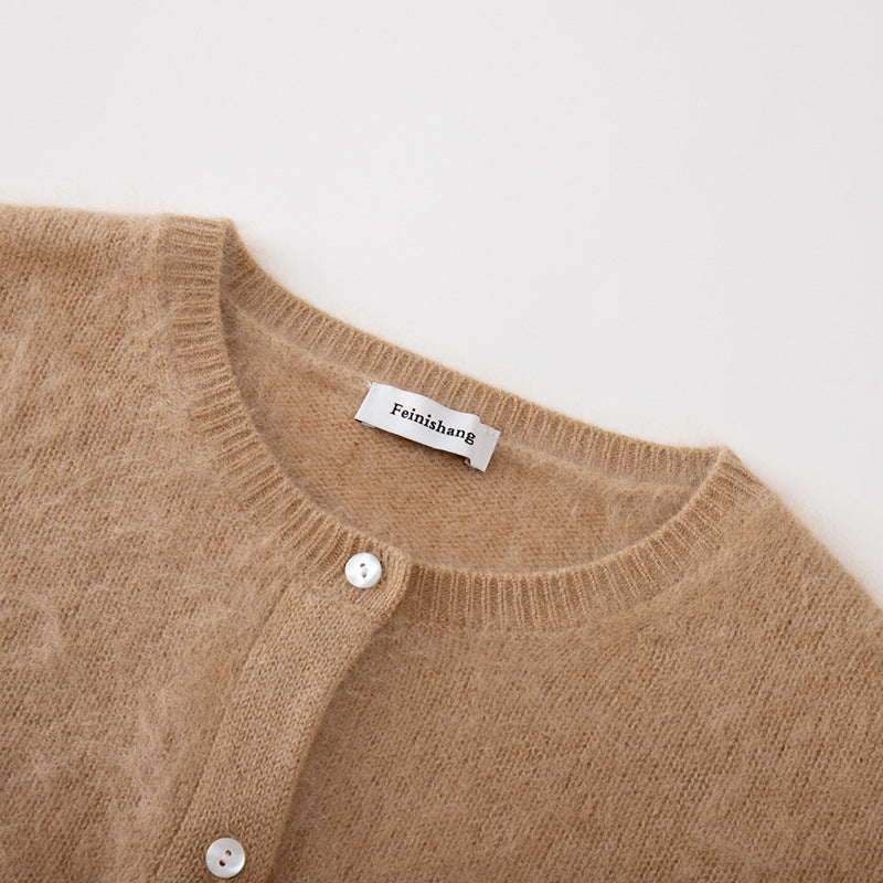 Elegant cardigan with round neckline, long sleeves, simple buttons, wool and cashmere knit