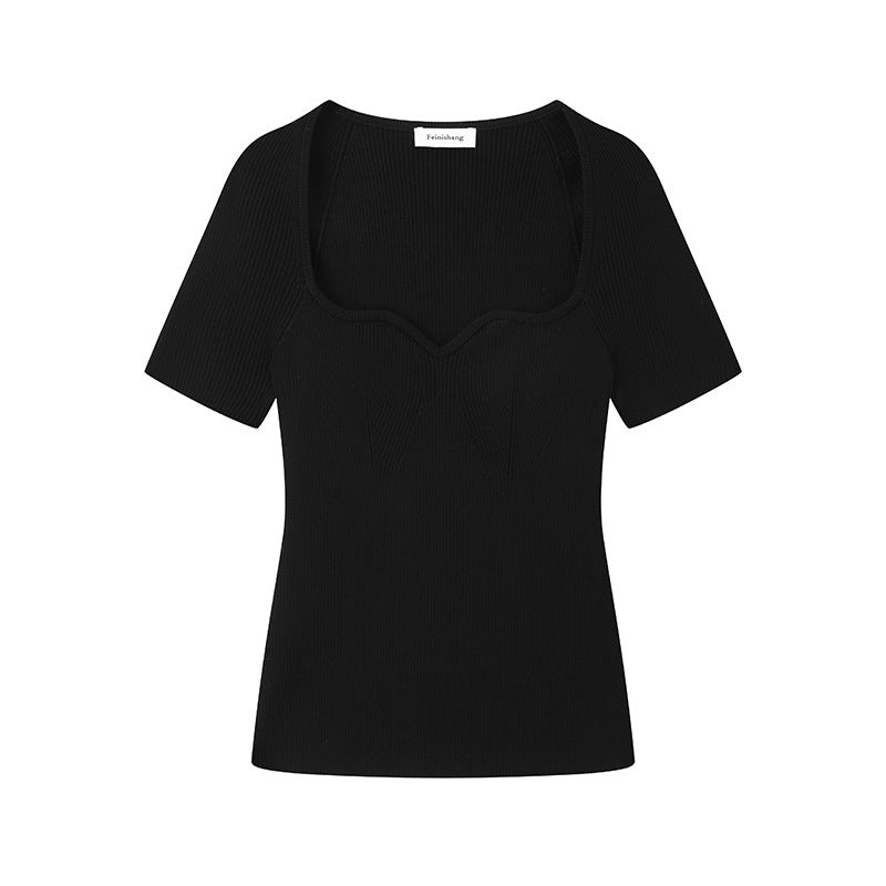 Stylish short-sleeved sweater with a heart-shaped collar, in black ribbed knit, with a slim fit