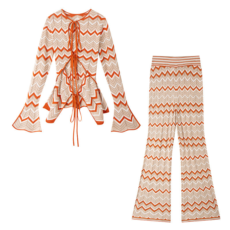 Stylish knit set with high-quality contrasting stripes