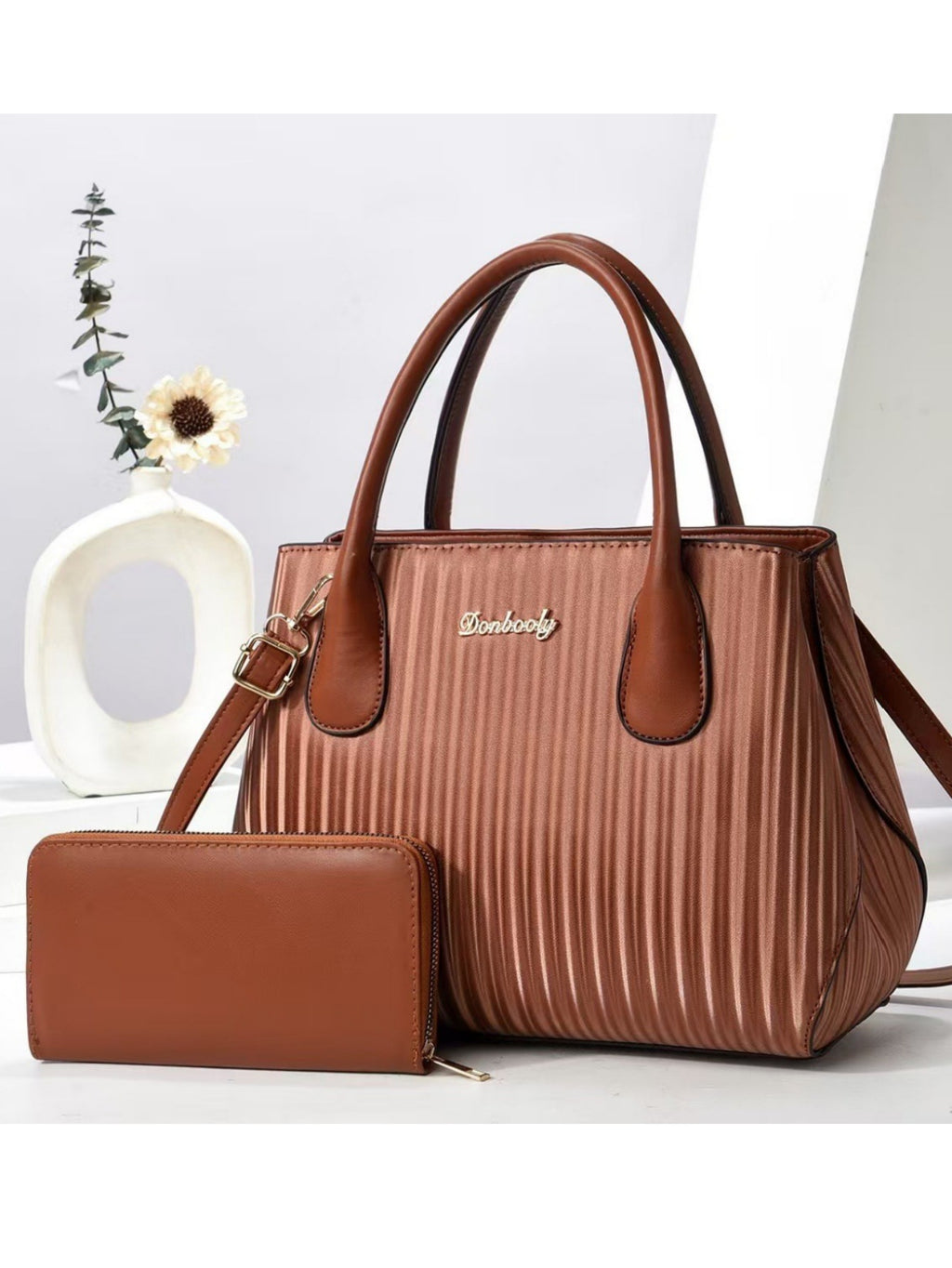 2025 new trendy and stylish large capacity contrasting color middle-aged mother bag, light luxury single shoulder crossbody mother bag, one piece hair replacement