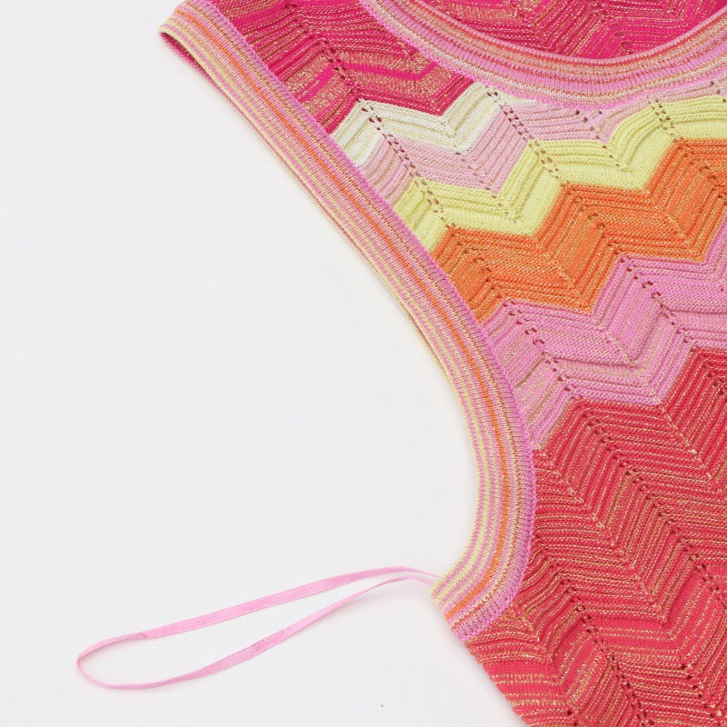 Elegant sleeveless knit dress with wavy stripes, mid-length and fishtail, high quality