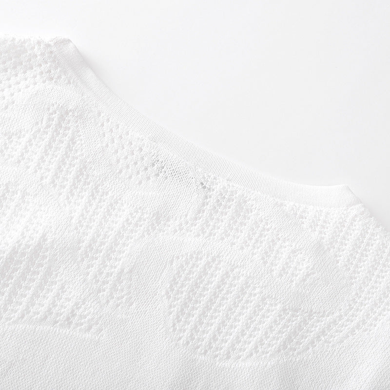 Elegant long knit dress with round neckline and long sleeves, high quality