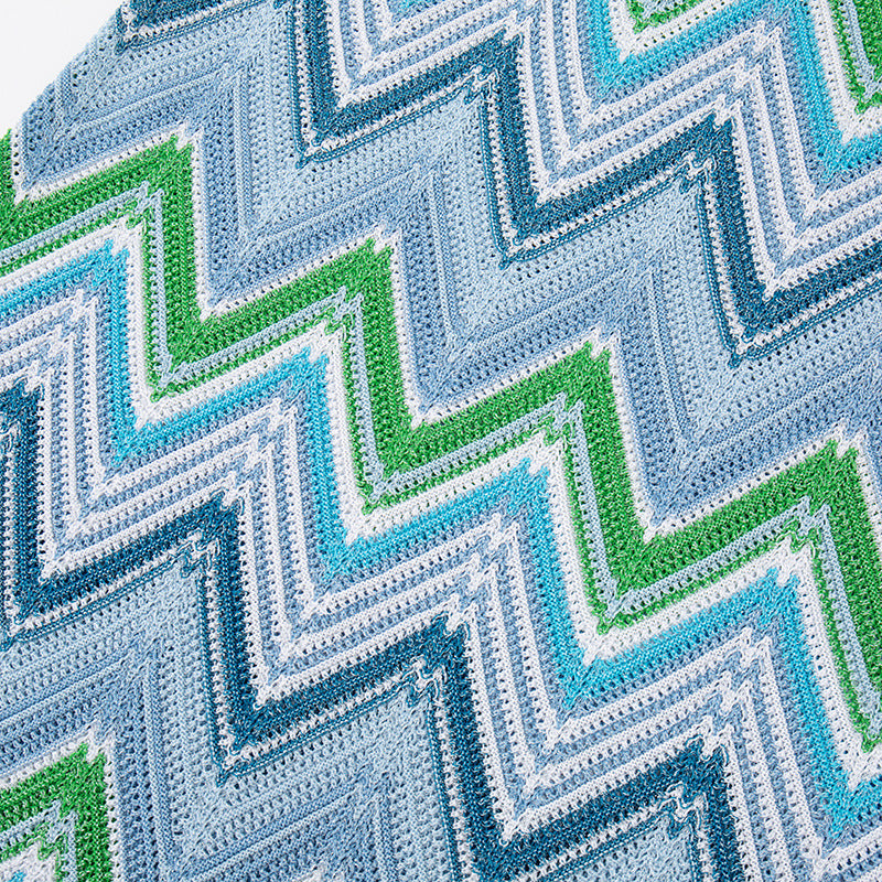 Elegant midi knit dress with round neckline and short sleeves, featuring wavy stripes, high quality