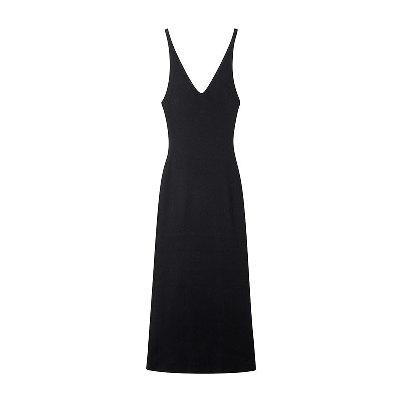 Elegant and sophisticated black knit dress, V-neck, sleeveless, fitted, with lacing and slit, medium length, high quality