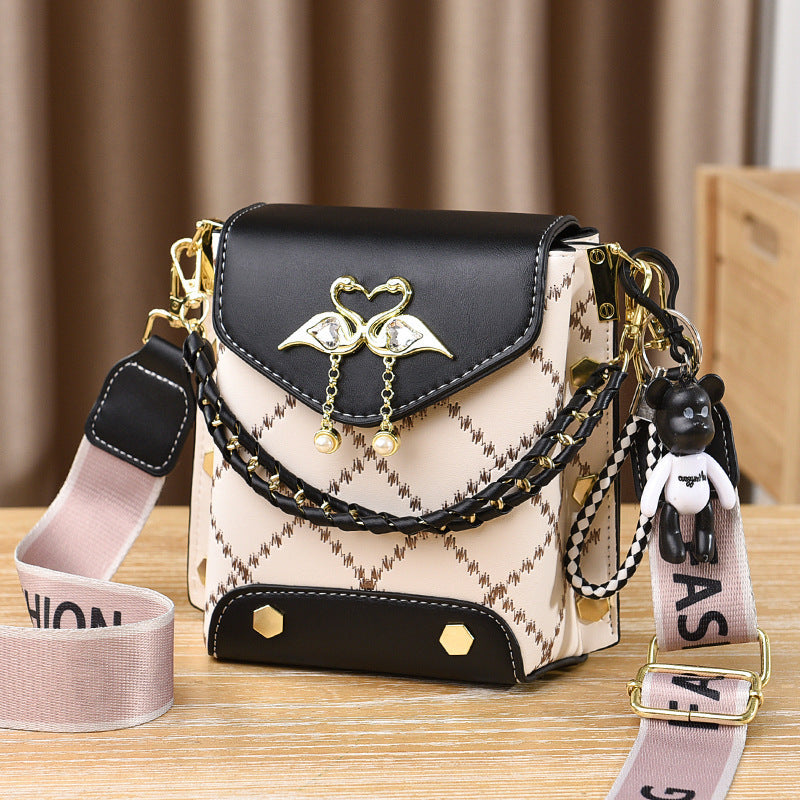 Bag for women 2025 new fashionable contrasting color change small bag popular single shoulder trendy bag niche mobile phone crossbody bag