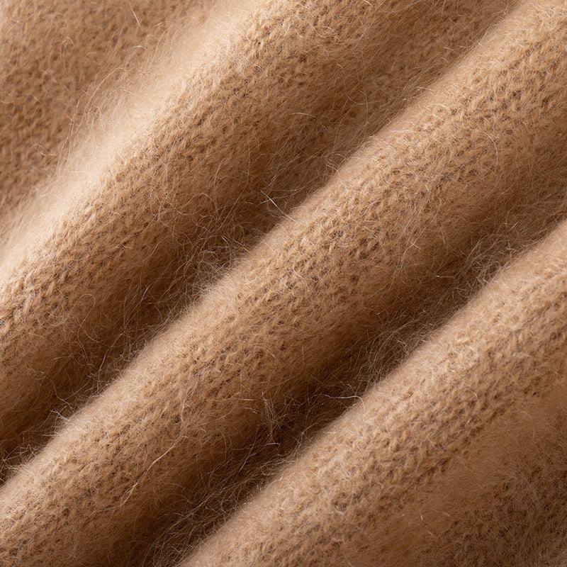 Elegant cardigan with round neckline, long sleeves, simple buttons, wool and cashmere knit