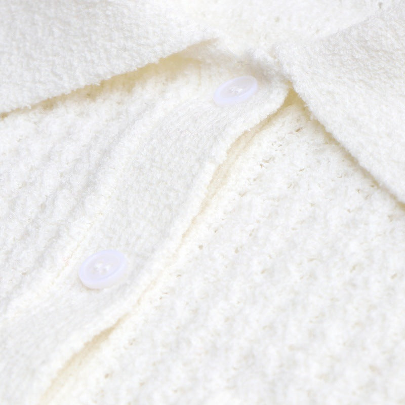 High-quality minimalist French-style white cotton shirt with short sleeves and buttons