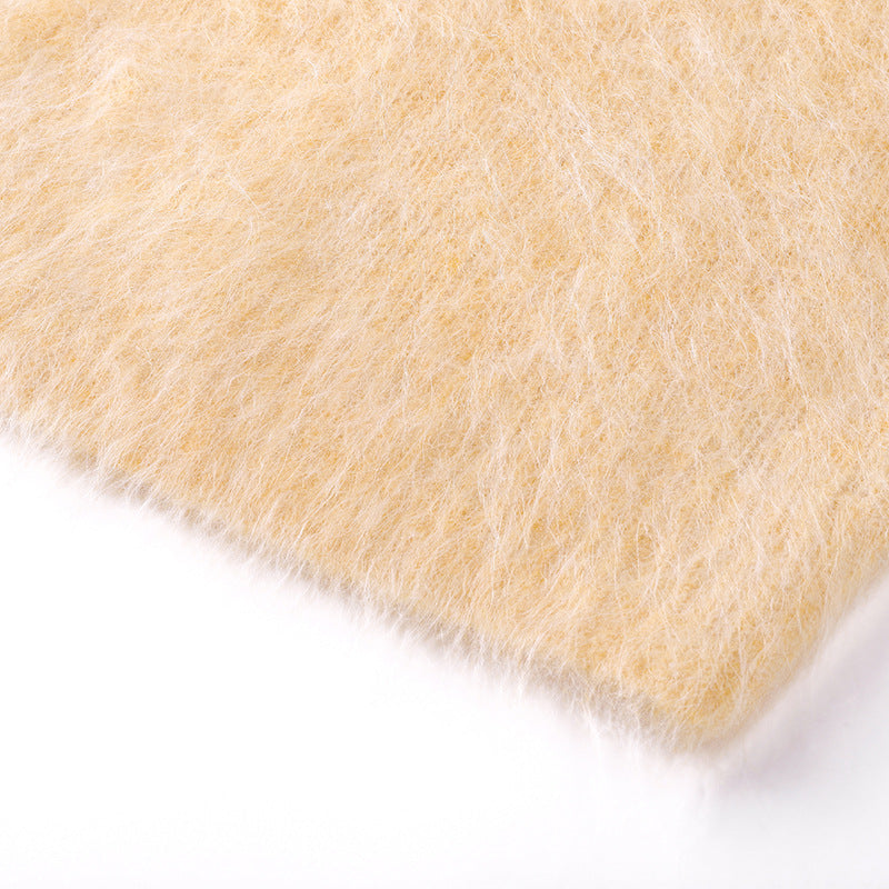 Elegant sweater with round neck, long sleeves, alpaca wool, and extremely high-quality long hair