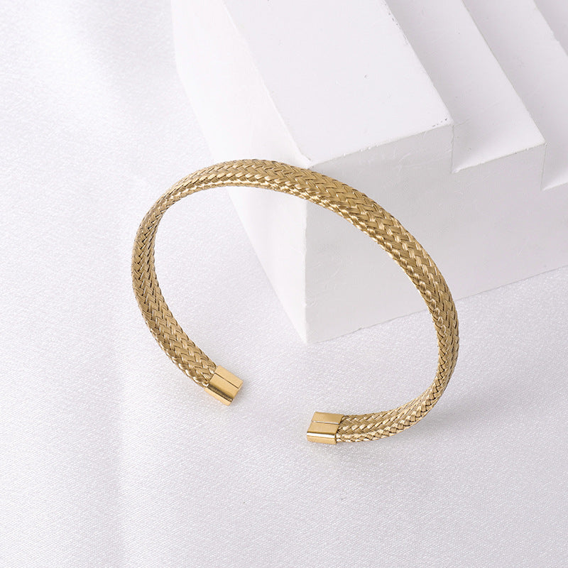 Cross border fashion stainless steel braided bracelet with high-end feel, no fading, versatile and open mouth jewelry wholesale