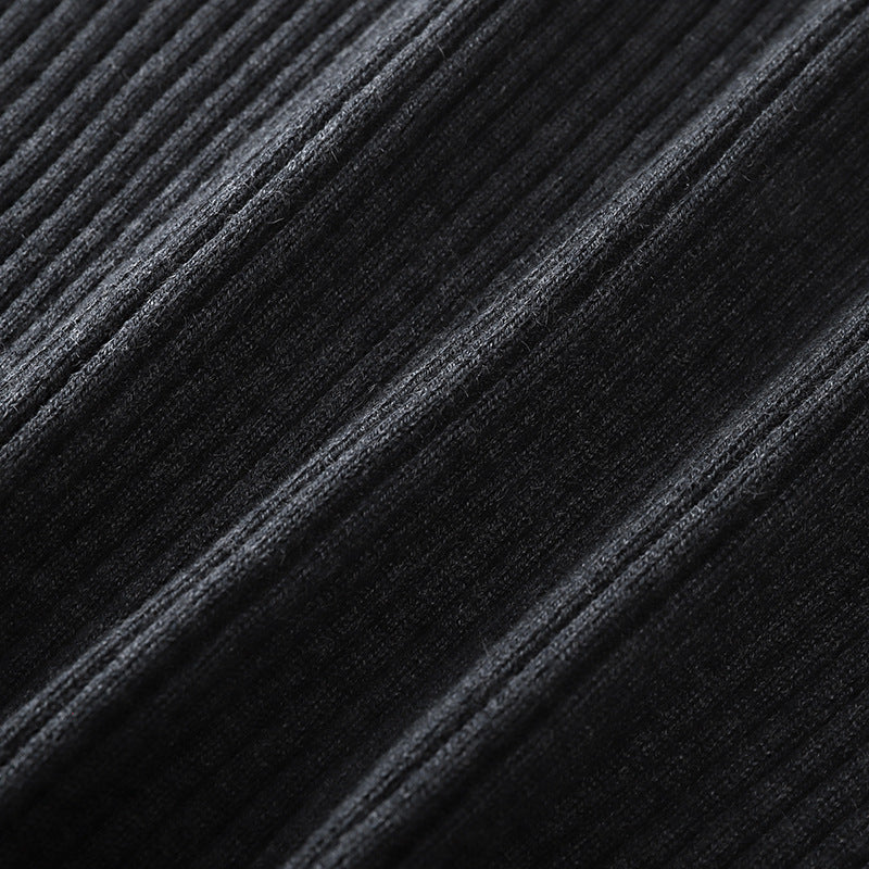 Elegant and sophisticated jacket with round collar, long sleeves, double zipper, and high-quality cotton knit fabric