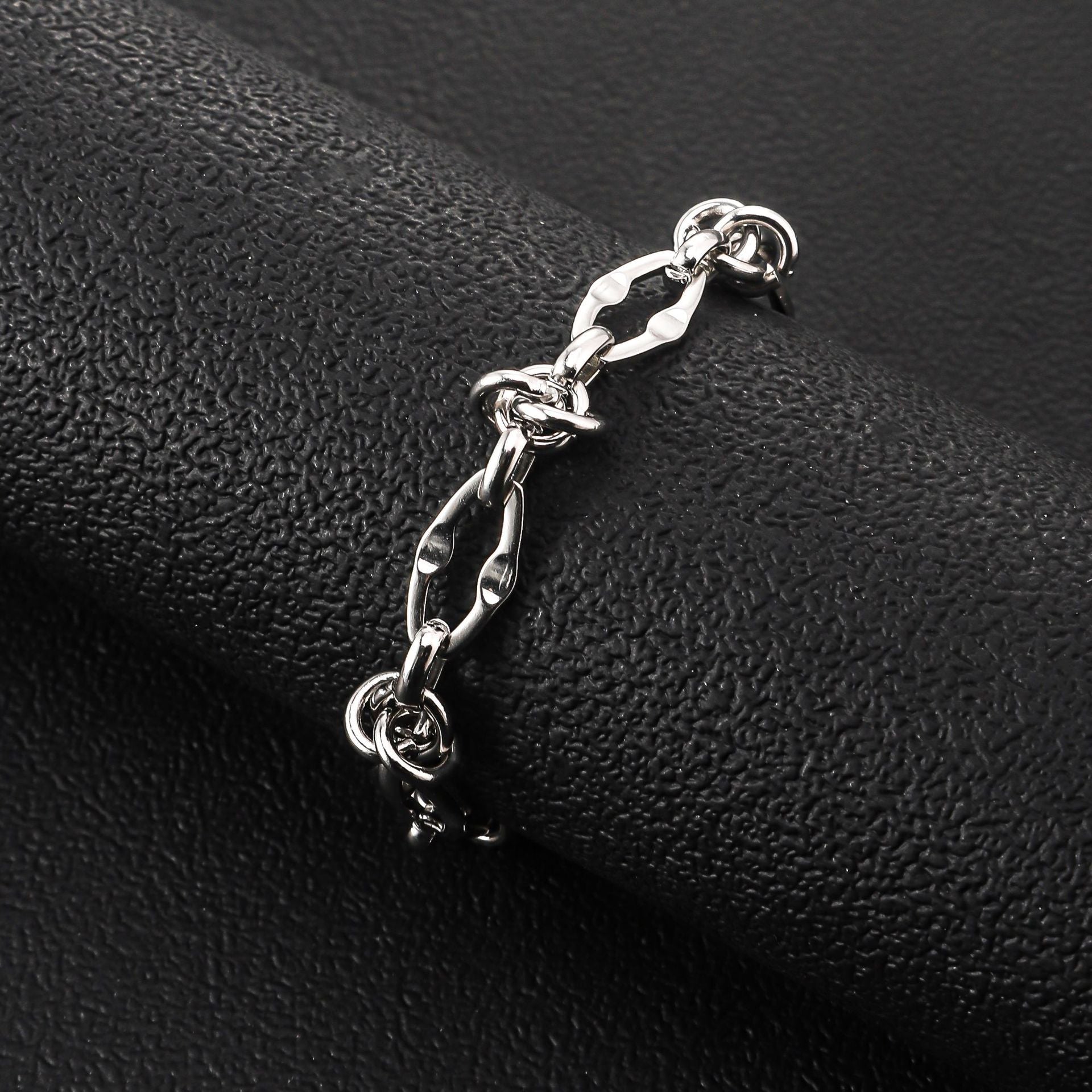 Cross border stainless steel bracelet for men, handmade splicing chain, fashionable, simple, non fading, washable titanium steel bracelet for women