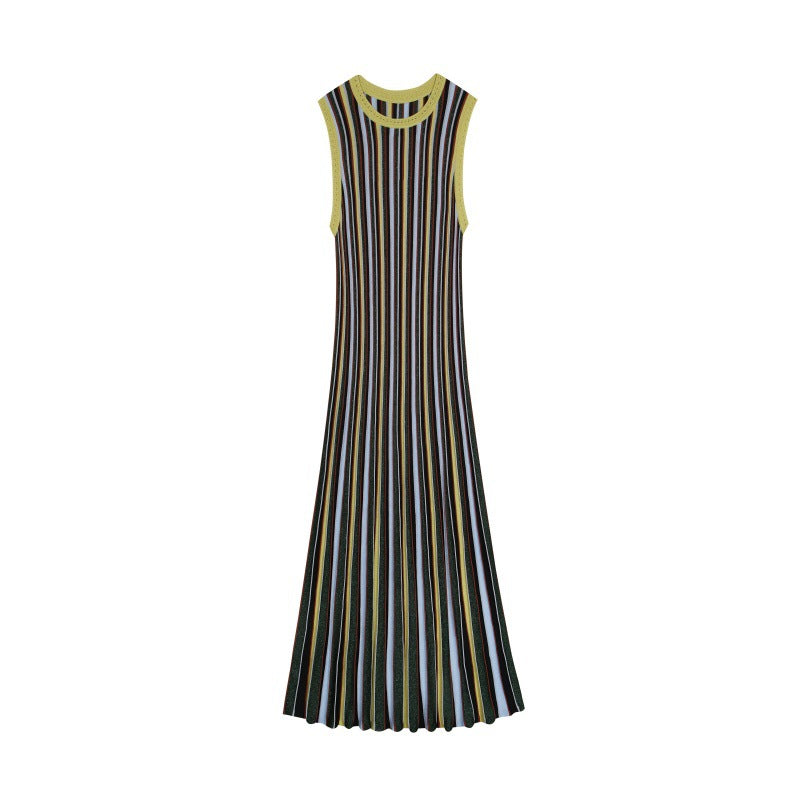Elegant striped knit dress with a round neckline, sleeveless, with high-quality gold and silver threads