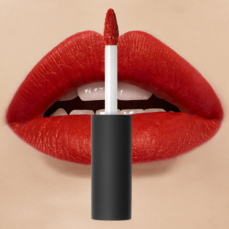 Mini lip gloss in case